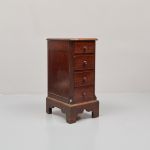 1040 3383 CHEST OF DRAWERS